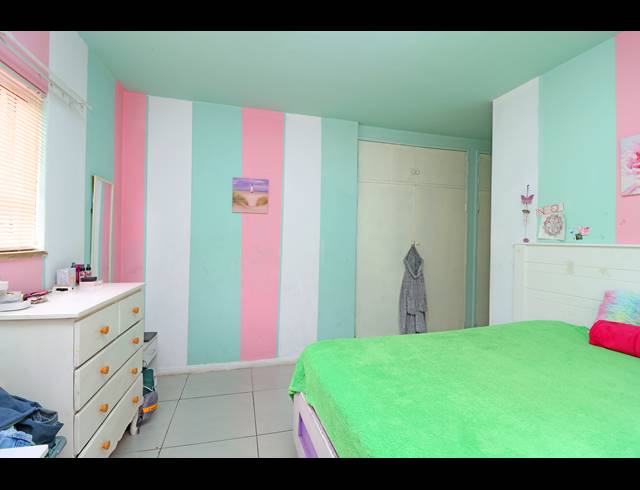 2 BEDROOM APARTMENT FOR SALE IN KEW